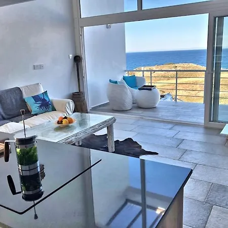 Modern Loft, Beautiful Views, Pool, Quiet Getaway! * Kalogrea