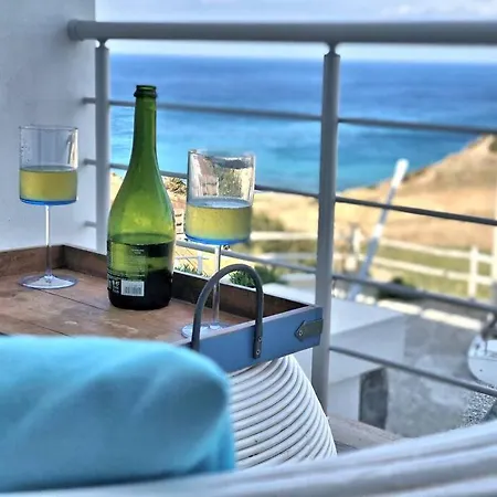 Modern Loft, Beautiful Views, Pool, Quiet Getaway! 아파트 Kalogrea