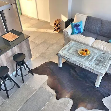 Modern Loft, Beautiful Views, Pool, Quiet Getaway! *