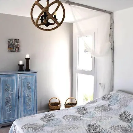 Modern Loft, Beautiful Views, Pool, Quiet Getaway! *